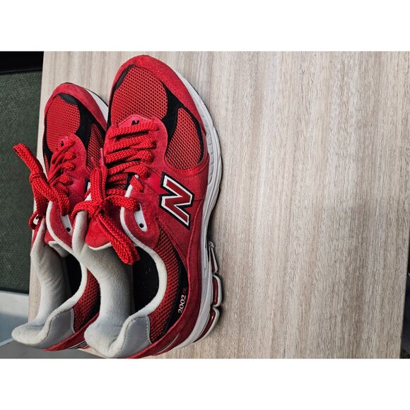 Men\'s Size 9.5 New Balance 2002R Team Red Comfort Laced Low Top Shoes M2002RDR main image 10